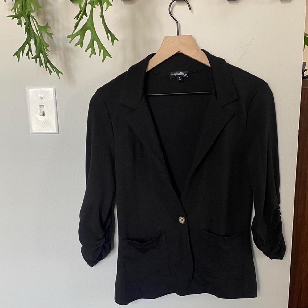 Black fitted blazer from Dry Goods
